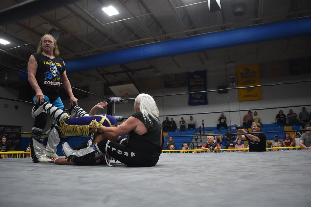 WilliamBehrens's tweet photo. Master &amp; Machine (Griff Garrison &amp; Marcus Kross) vs Rock &amp; Roll Express (Ricky Morton &amp; Robert Gibson) 
PWF Richburg, SC 4-23-22
Ref:  Brandon 
https://t.co/P315z1yYzR
#MasterandMachine https://t.co/mlAGtqseds