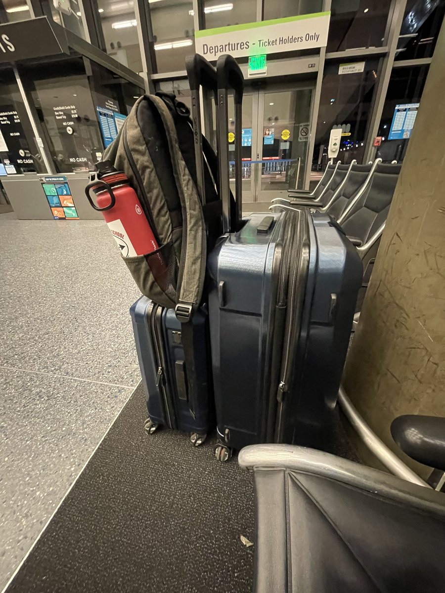 xiTeachPEx's tweet photo. On my way to LAX, final destination @SHAPE_America #NOLA 🤪🥳 LET’S GO! Time to up my selfie game… ❤️ https://t.co/NEiRW3RC3r