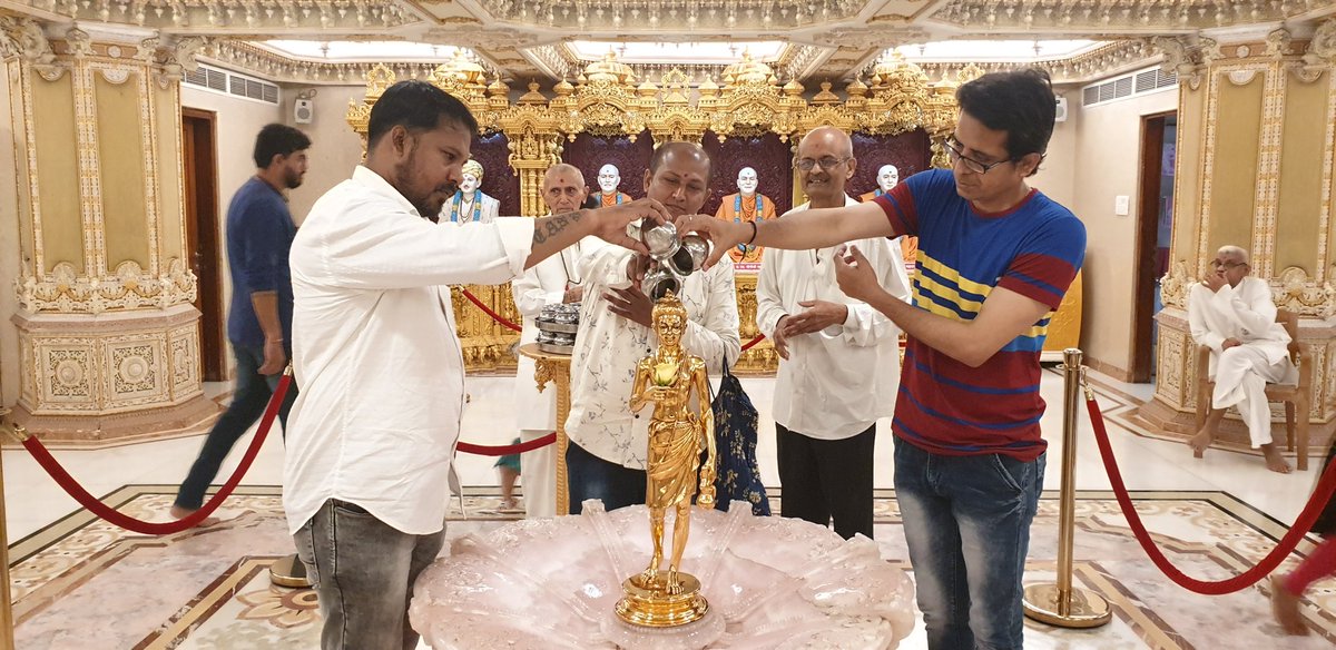 me_ghanshyam's tweet photo. #SantSamagam
#Jaiswaminaryan
#kothariswami
#prasannmuniswami
#tyagmurtiswami
#baps
#blessedsunday
#BAPSSwaminarayan
#BAPSDadarSwaminaryanmandir
#supersunday
#superfuntimes
#memorableday https://t.co/VLzWAIRSUp