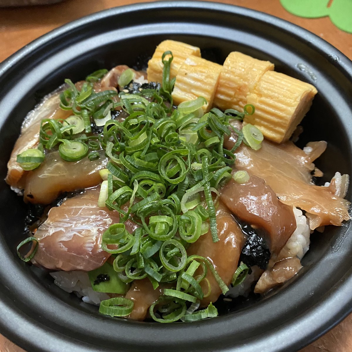 Danval_moLi's tweet photo. 食した時の画像
すし太郎の上に乗っけて
玉子焼いてネギぶっかけ
美味しかったし次回も頼むぞ https://t.co/eVFu6OyzLA