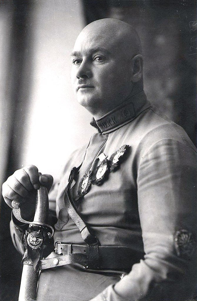 historicalparty's tweet photo. Григория Котовского многие историки считают уникальной личностью. Еще никому ни до, ни после него не удавалось столь стремительно взлететь на социальном лифте. Читайте⬇️

ТК: https://t.co/VCoRVx5bVM

ЯД: https://t.co/mqUdlLvzQ6 https://t.co/7Lt2PtjQ14