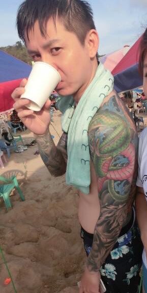 好熱啊，有沒有人要一起玩水阿