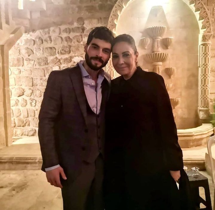 biawrites1's tweet photo. Last year on this day,we bid farewell to #AzizeAslanbey &amp; #MiranAslanbey,outstandingly portrait by two outclass actors.I can guarantee y'all, this diziland will not see a more awesome pairing as babaanne and torun than them.
My professional team AA.💌
[#AydaAksel #AkınAkınözü] https://t.co/KVlya2O2EV