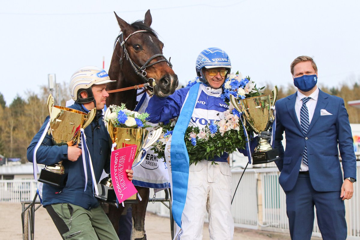 Finlandia-Ajo 2022
1.Majestic Man (Suomi)
2.Cokstile
3.Deangelo (Suomi)
4.Next Direction (Suomi)
5.Willow Pride (Suomi)
6.Bepi Bi
7.Brambling
8.Tycoon Conway Hall
9.Gareth Boko
10.Stoletheshow
Kuvassa kilpailun vuonna 2021 voittanut Hickothepooh 💐#ravit