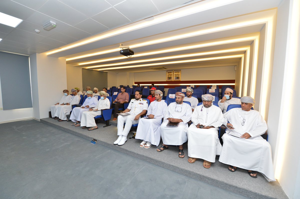 OmanOlympics's tweet photo. عقدت #اللجنة_الأولمبية_العُمانية ظهر اليوم بمقرها لقاءً مع أعضاء البعثة العُمانية المشاركة في دورة الألعاب الخليجية الثالثة التي ستقام بدولة #الكويت في شهر مايو القادم، وذلك بحضور الفاضل/ طه بن سليمان الكشري أمين عام اللجنة، ومدراء المنتخبات الرياضية المشاركة بالدورة. https://t.co/EgWf3Nukkk