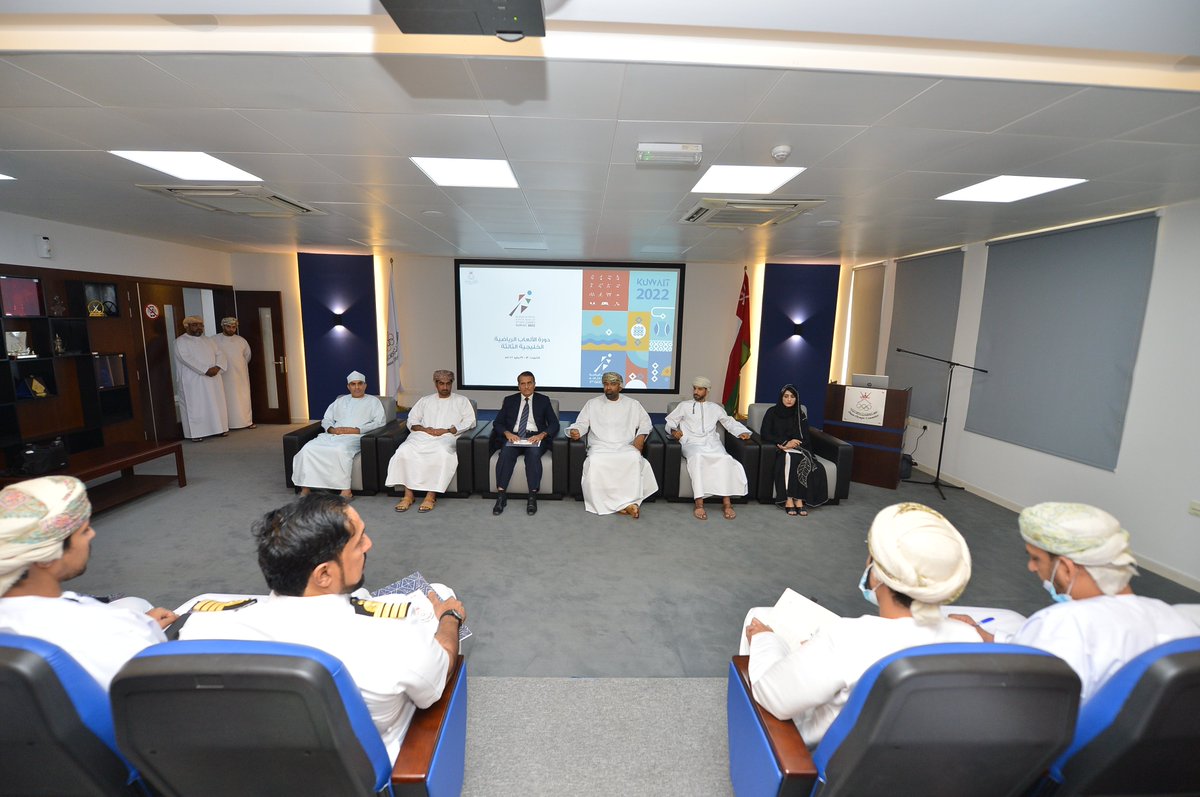OmanOlympics's tweet photo. عقدت #اللجنة_الأولمبية_العُمانية ظهر اليوم بمقرها لقاءً مع أعضاء البعثة العُمانية المشاركة في دورة الألعاب الخليجية الثالثة التي ستقام بدولة #الكويت في شهر مايو القادم، وذلك بحضور الفاضل/ طه بن سليمان الكشري أمين عام اللجنة، ومدراء المنتخبات الرياضية المشاركة بالدورة. https://t.co/EgWf3Nukkk