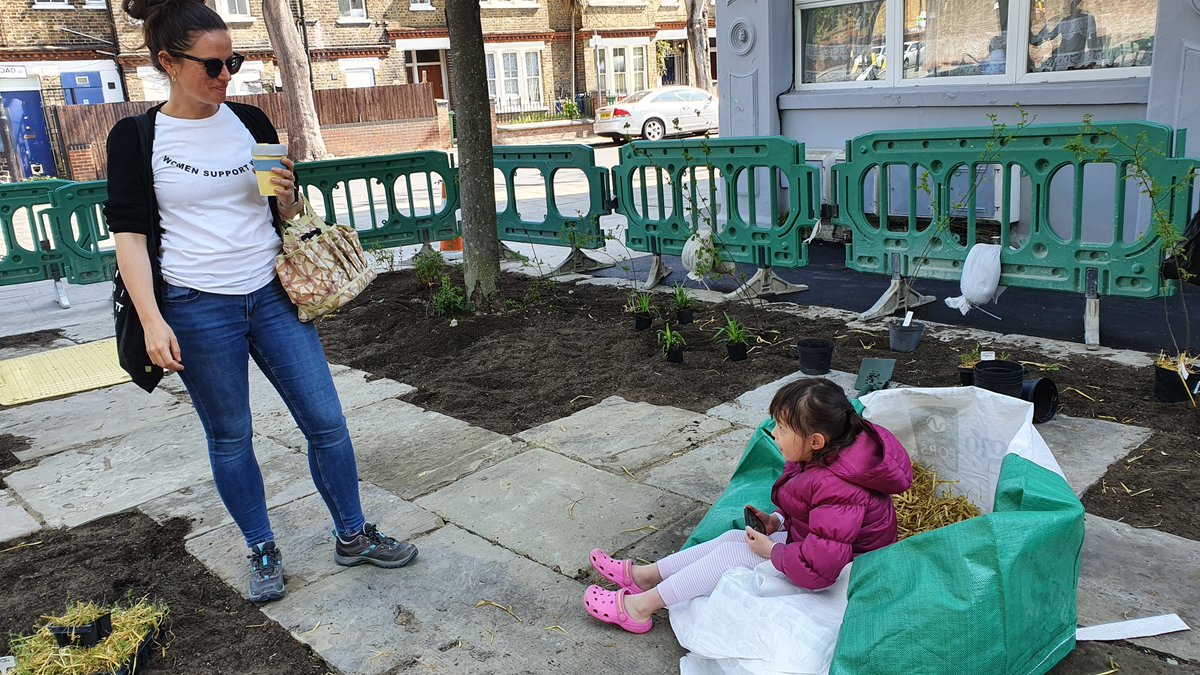 BermondseyTrees's tweet photo. Thank you everyone who helped plant and water the first phase of #Bermondsey’s new street garden yesterday. You did an incredible job! We've created the #OctopusGarden by depaving the unloved corner of Lynton and Dunton Rds. Seats &amp; bike racks coming next! #GrowBackGreener 1/ https://t.co/9R2sC6bYJe