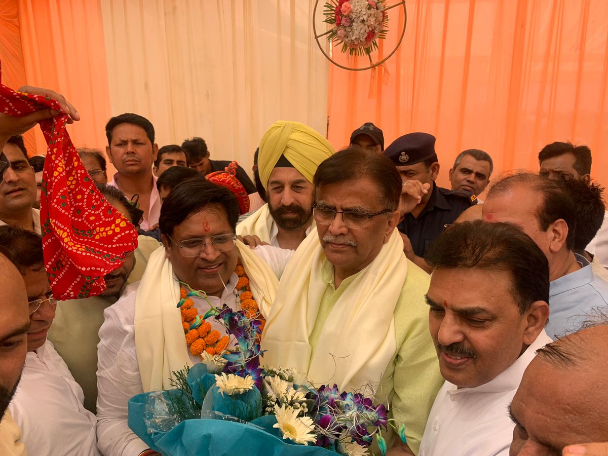 OPDhankar's tweet photo. हरियाणा सरकार के पूर्व मंत्री @VipulGoelBJP जी को आज फरीदाबाद पहुंच जन्म दिवस की बधाई एवं शुभकामनाएं दी। जन्मदिन के अवसर पर उनके द्वारा आयोजित रक्तदान शिविर में भी हिस्सा लिया। https://t.co/KzlFBK7J5H