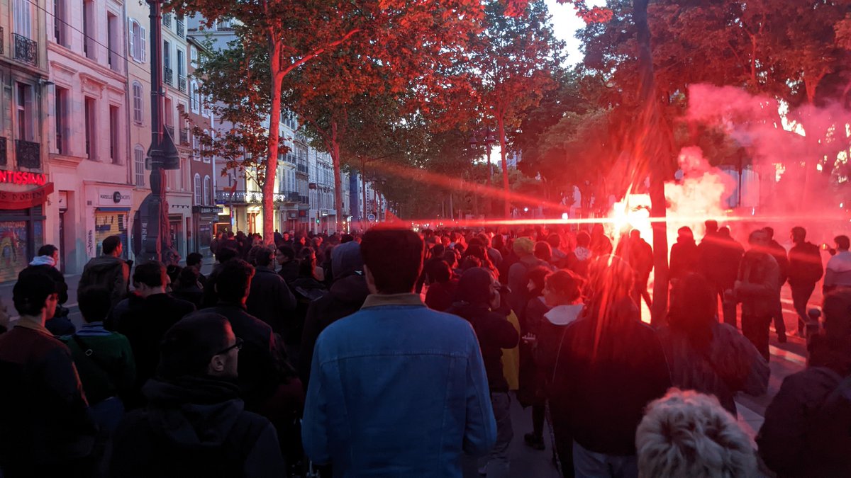 SESLamu's tweet photo. Nous étions présent-es au rassemblement post-électoral à Marseille.
📢 La mobilisation contre la politique néo-liberale et autoritaire de Macron se construit dès maintenant ! https://t.co/ByjYvrUwE5