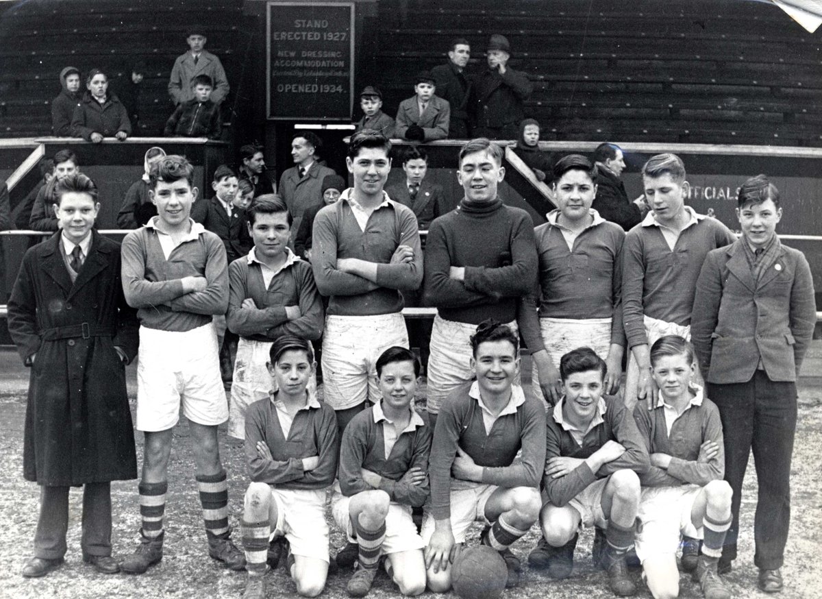 CheshireRO's tweet image. A special #MysteryImageMonday for you today, three photographs taken by Chronicle photographer Ken Evans which we need help identifying! Do you recognise the two football teams or the location of the carriage? Let us know! #KeepCurious