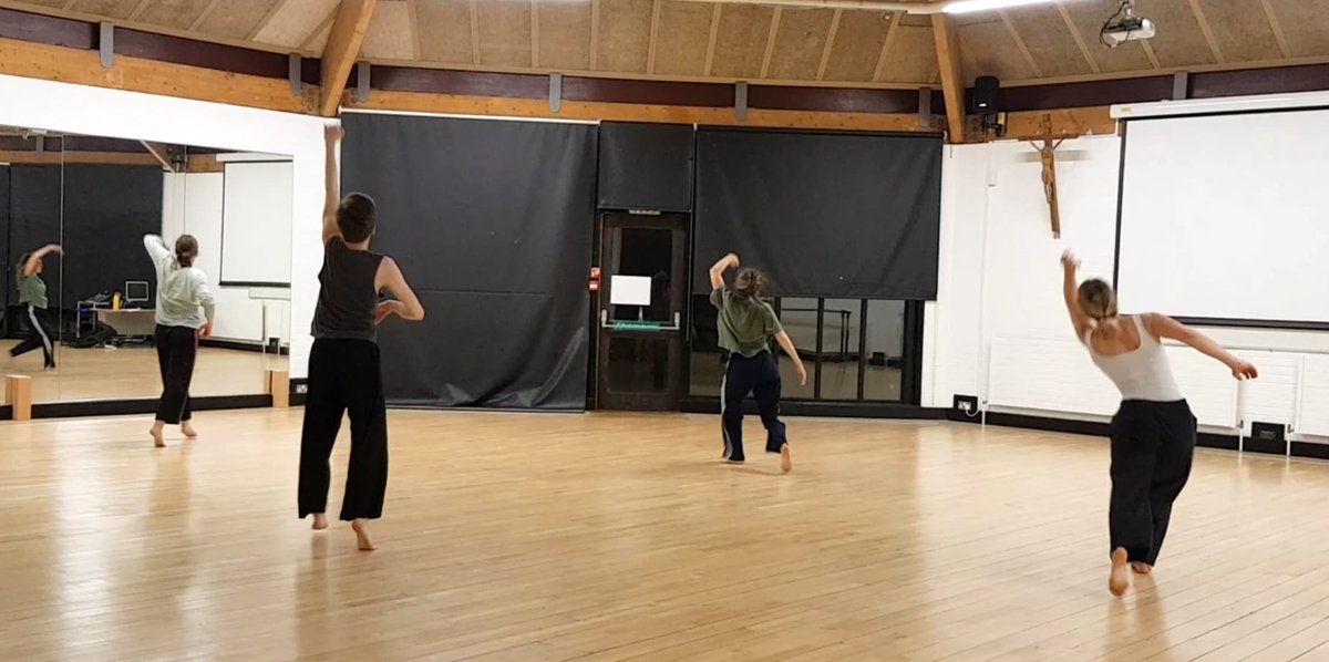 SDanceNetwork's tweet photo. So excited for Professional Class with Madison Burgess tonight. We hope you can get down and join us for what is going to be a great class. 19.00 - 20.30. Hove
Get in touch for more details.
🎶 Stevie Nicks - Edge of Seventeen - Not our own
#dance #proclass #professionalclass https://t.co/tDYVu6mE7G