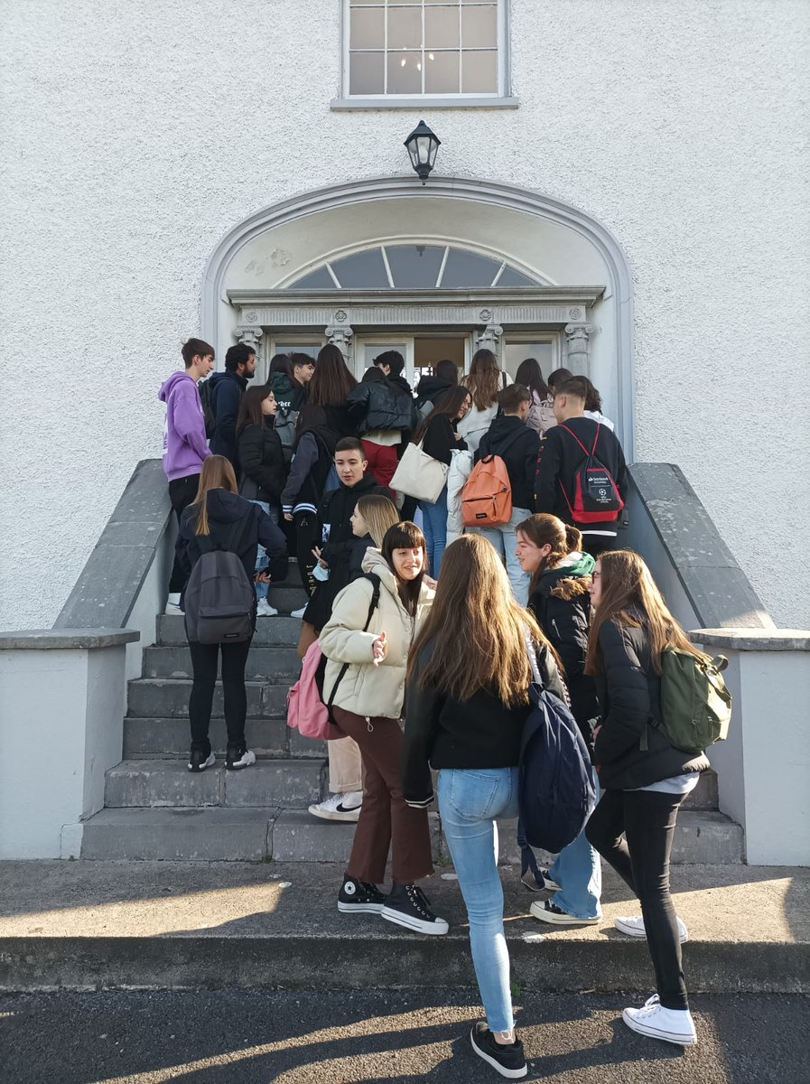 standreu's tweet photo. Getting to know our new school for this week #3ESO #4ESO #irishexperience https://t.co/HY9DFHyUKJ