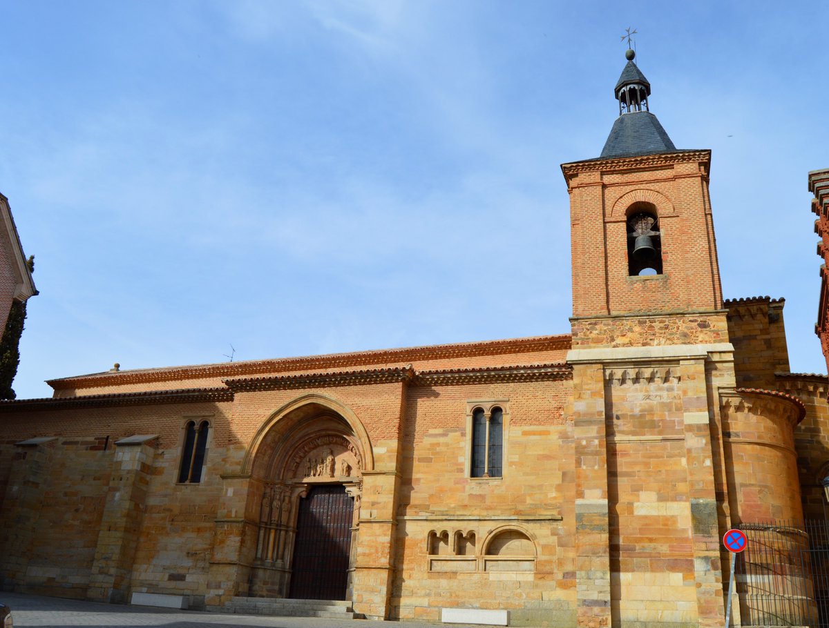 CyLEsVida's tweet photo. Desde sus orígenes Benavente (#Zamora) ha ido acumulando un rico patrimonio artístico gracias a las diferentes culturas se han asentado en ella.

Es  dinámica y acogedora, participativa y llena de vida.
@EnPueblo 

https://t.co/I6pq5k4GXL