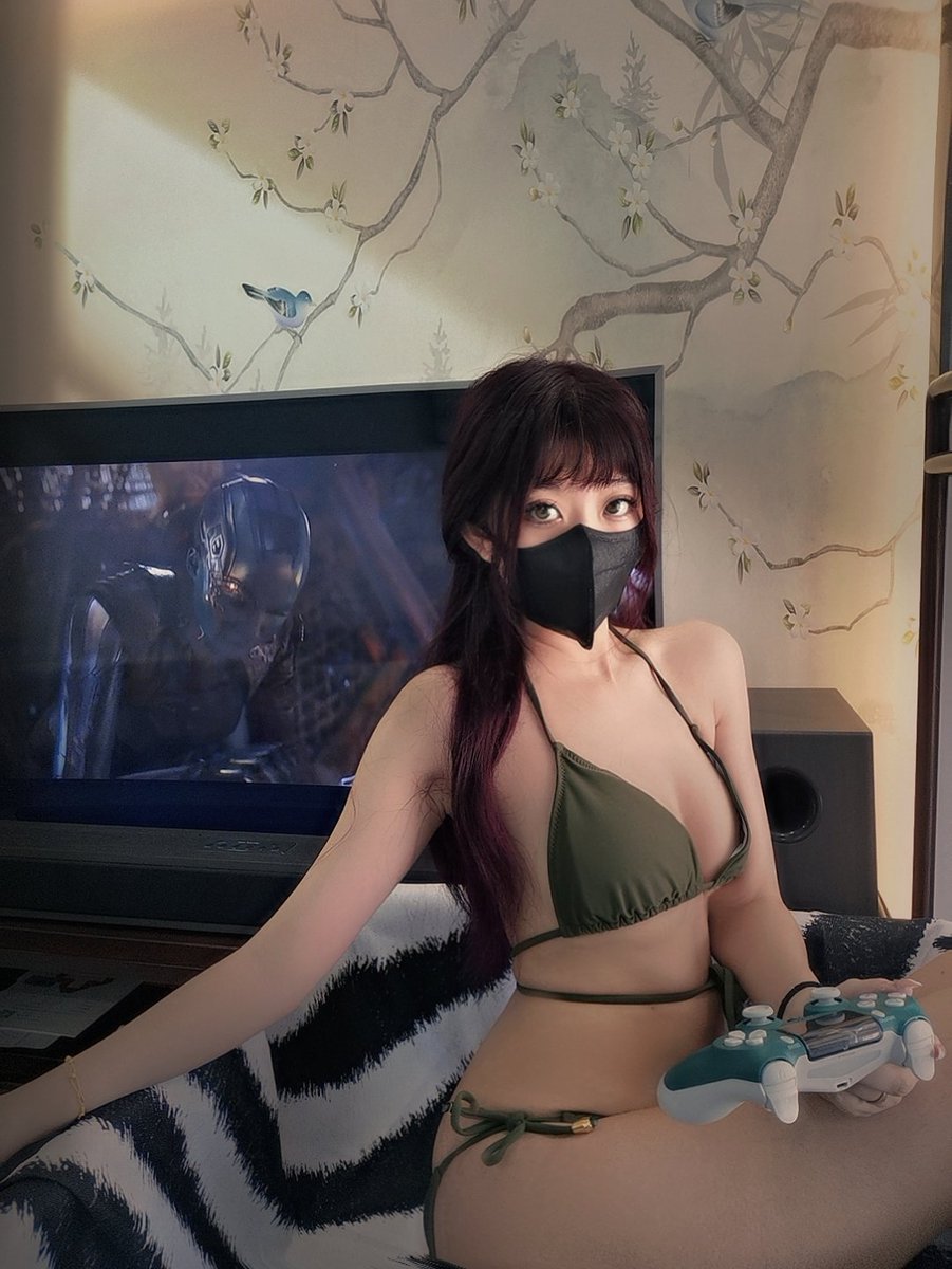 csind2's tweet photo. 一起看电影玩游戏吗 #反差 #���体模特 
@slutbroadcast #小新日常 https://t.co/zuuqWtqBSC