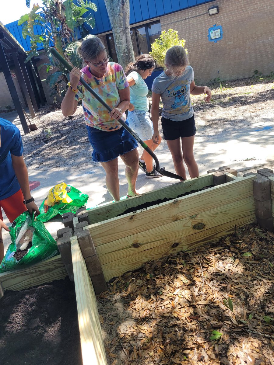 Samantha Glickstein tweet media