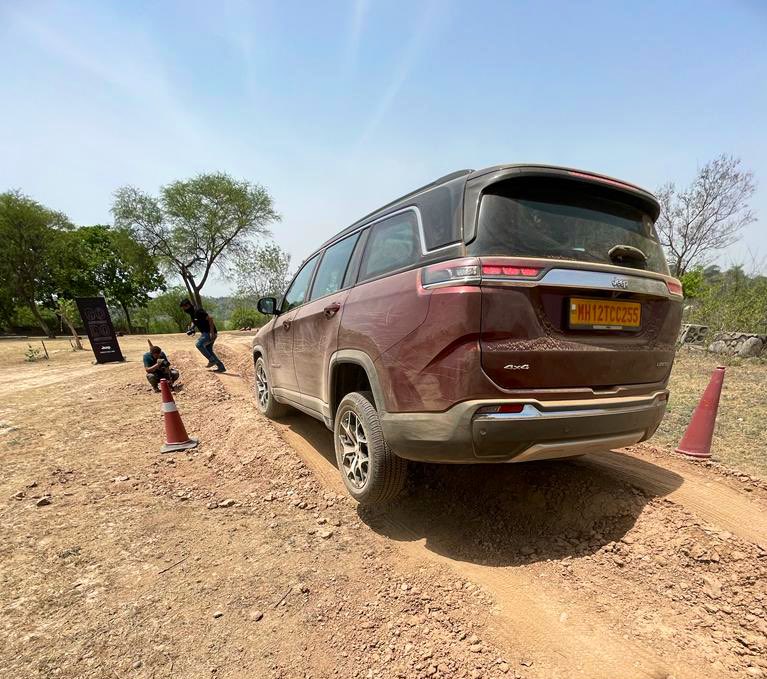 sidpatankar's tweet photo. What I have been busy doing this morning! Off-road fun with the #JeepMeridian #SUV. Urban looks and rugged capability. I am having an absolute ball!
SVP
#Jeep #Meridian #3rowSUV #AWD #TrueJeep #offroad #shotoniphone #fun #articulation #wheeltravel #icoulddothisallday https://t.co/tU46mU5gfT