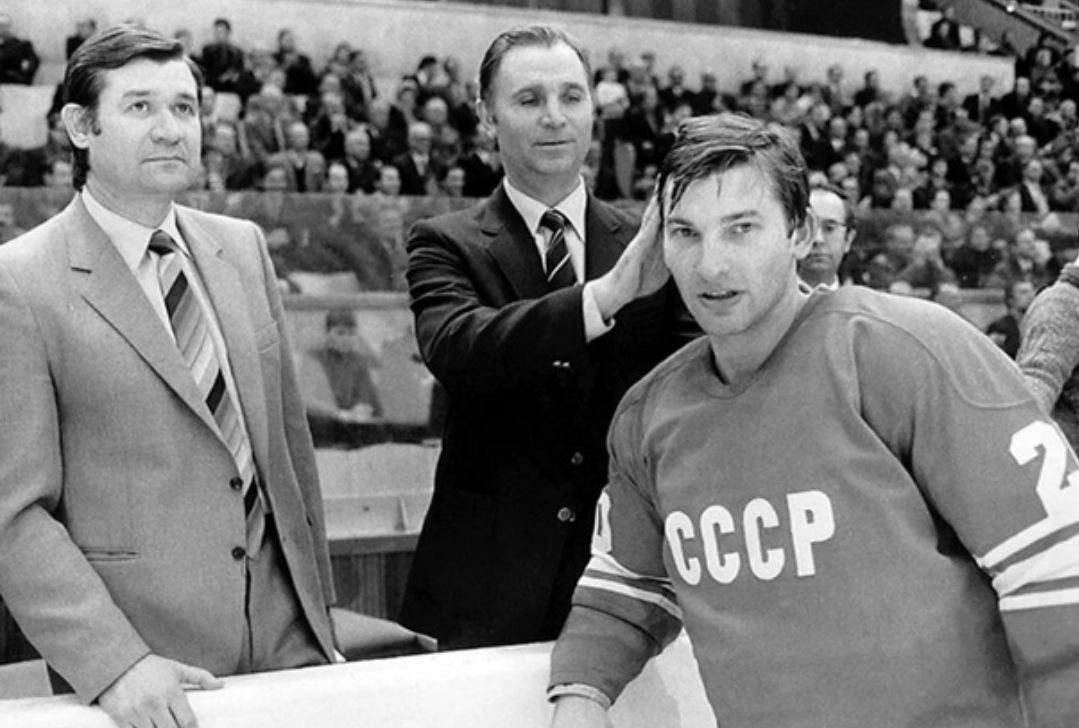 Гавриил дмитриевич тренер сборной ссср по футболу. Анатолий тарасов хоккеист. Тренер цска тарасов. Якушин михаил иосифович футболист. Виктор тихонов тренер.