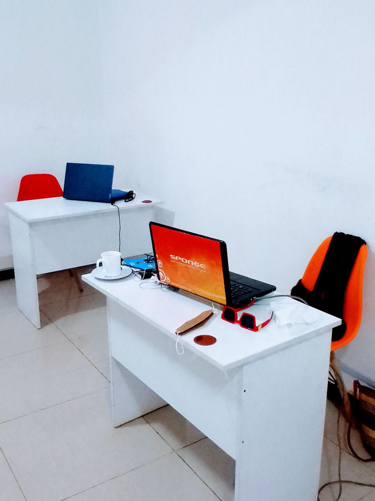 fme_space's tweet photo. We offer a serine and comfortable shared office space in an executive office complex. Ours is to ensure your comfort while you work.

#flexibilitygoals
#sharedofficespace
#letsdoittogether https://t.co/PzdpCf9Zxe