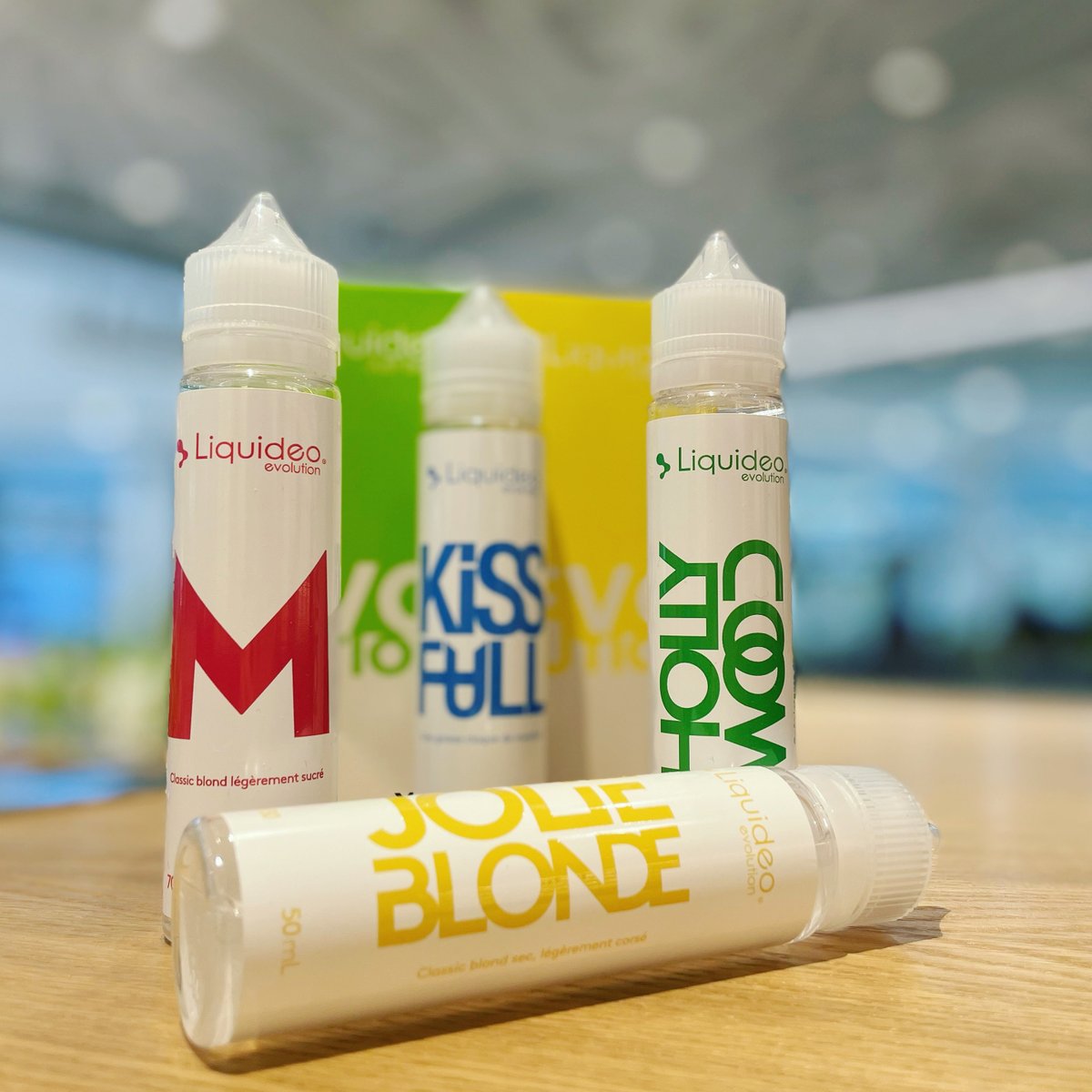AllVap's tweet photo. NEW IN 🌟
LIQUIDEO - EVOLUTION FORMAT 50ML 
Retrouvez dès aujourd'hui dans vos shops et online les incontournables de la gamme @Liquideo Evolution dans un format 50ml prêt à booster ! Livraison OFFERTE à partir de 29,90€. #allvap #newin #liquideo #evolution #eliquid #vape https://t.co/SHu7EKxIBc