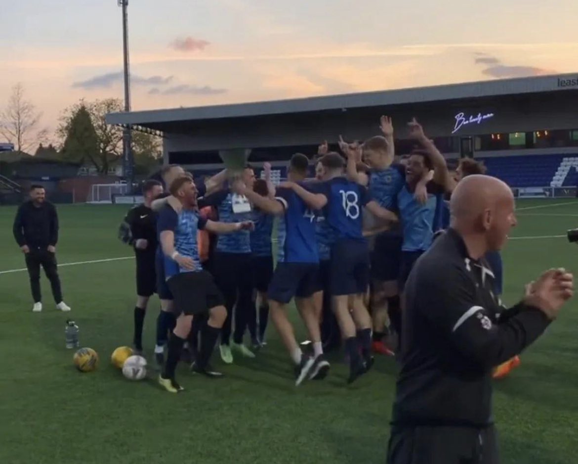 FCNorthMcr's tweet photo. League and cup double ✅✅

Great team, great lads https://t.co/WdYIJqnf8H