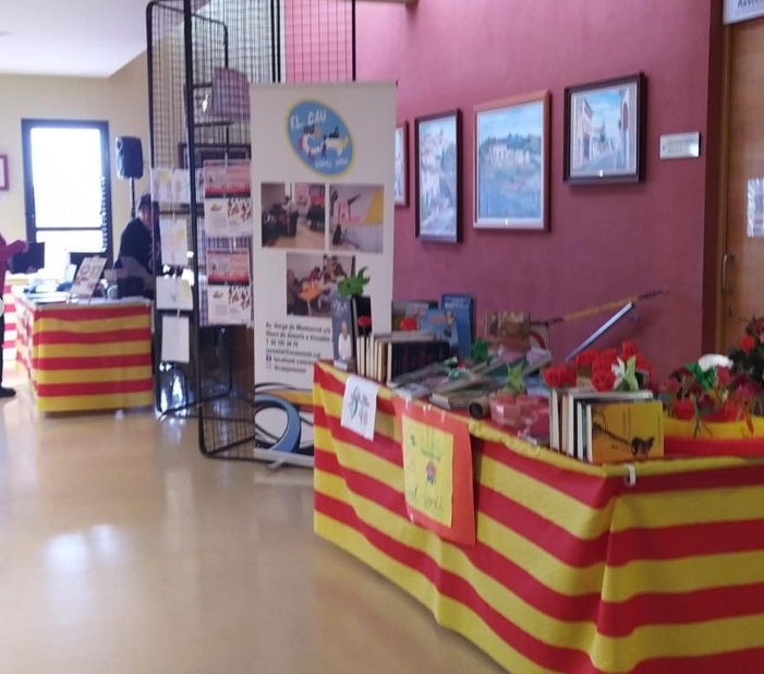 3VilesMedia's tweet photo. 🎙️ Ja pots recuperar l'especial de Sant Jordi 2022 d'aquest dissabte 23 d'abril

🎧 Escolta'l al nostre IVoox o a https://t.co/bzCaHpEPRM https://t.co/jr8HyDmAr2