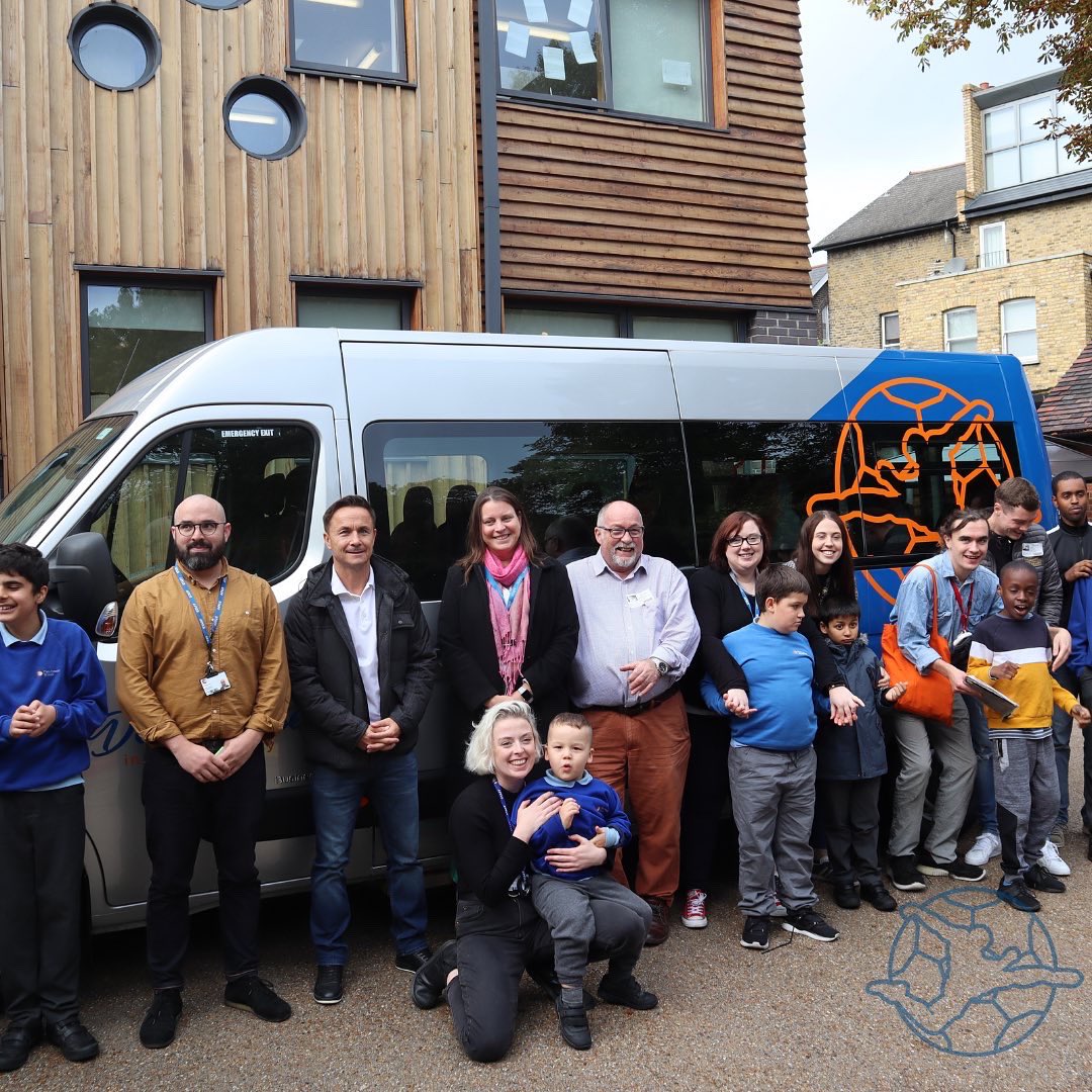 Dennis Wise in the Community tweet media