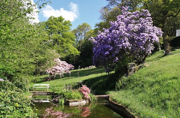GwentNGS's tweet photo. FOR ONE DAY ONLY - the historic gardens at HIGH GLANAU, Lydart, Monmouth, are open on Sunday, 1st May, from 2-5.30pm. Pay on arrival or pre-book on NGS site. High Glanau Manor is an important Arts and Crafts house set in 12 acres of gardens designed in 1922 by H. Avray Tipping. https://t.co/WCqrtZRq9E
