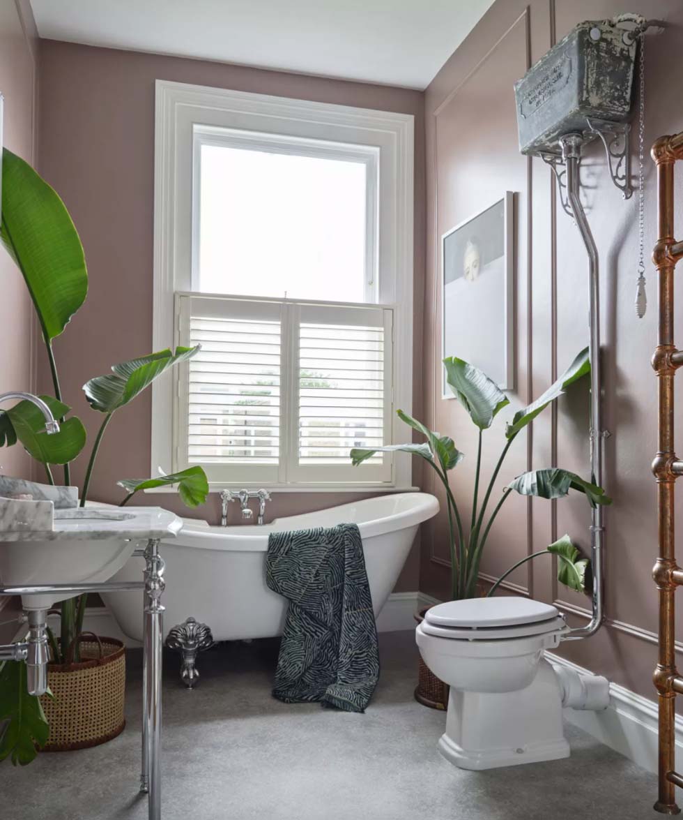 Pink bathrooms can often have strong connotations of femininity, but if you're sharing your wash space with a male or want a scheme that follows a classic trend, then add in punchy pops of industrial furniture and sanitary ware. More inspiration here zcu.io/sRyo