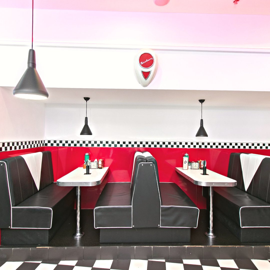 ShakeDogDiner's tweet photo. Ever wanted to get that authentic American Diner experience?🤔 Shake Dog is the place for you! 😌

#AmericanDiner #ShakeDog https://t.co/lT1leAyLWG