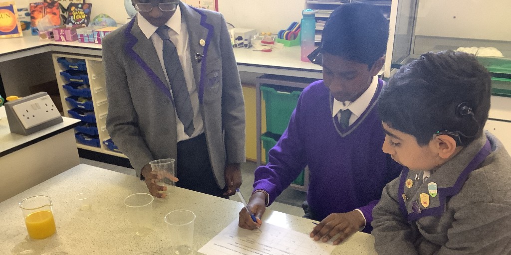 BansteadPrep's tweet photo. #Year6 in the #STEM centre putting their Ratio and Proportion skills into practical use by investigating the best ratio in which to mix juices and then scaling up their concoctions to party appropriate volumes! #BPS_Maths #independentlearning https://t.co/PA6mb2cnjD