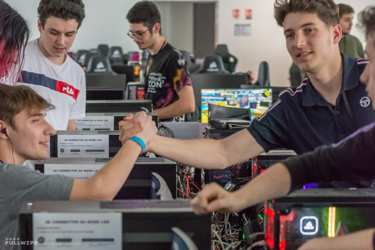 📷 Photos #Fullwipe 📷

Vous l’attendiez avec impatience et voici l’album super fresh de Fullwipe. 🤩

N’hésitez pas à partager ces photos mais n’oubliez pas de créditer <a href="/Off_Focus_/">Focus</a> pour son superbe travail ! 🙏

🔗 bit.ly/Photos_Fullwipe 

📸 <a href="/Off_Focus_/">Focus</a>