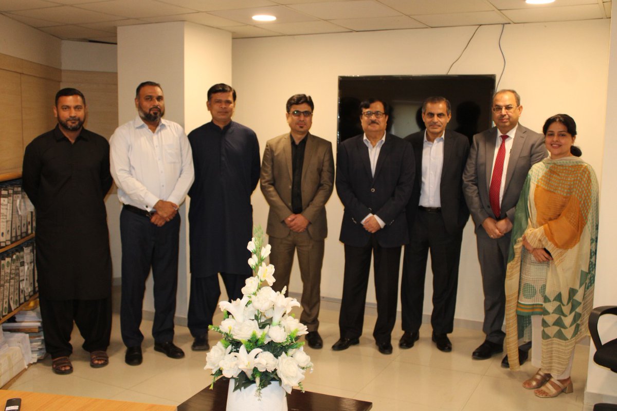 SRBOfficialPage's tweet photo. Chairman, SRB, inaugurated the POS Monitoring Control Room at SRB head office on 25th April, 2022. It shall monitor the business activity of restaurant POSs linked with SRB. Monitoring team shall take necessary action when a discrepancy is detected. Another milestone reached! https://t.co/tCJAgBbNyo