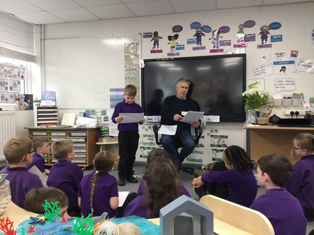 Year 2 performed an ace poem about 10 🍅. We then started writing our own poems based on animals. Andy chose lots of people to perform their own poetry and they were AWESOME!