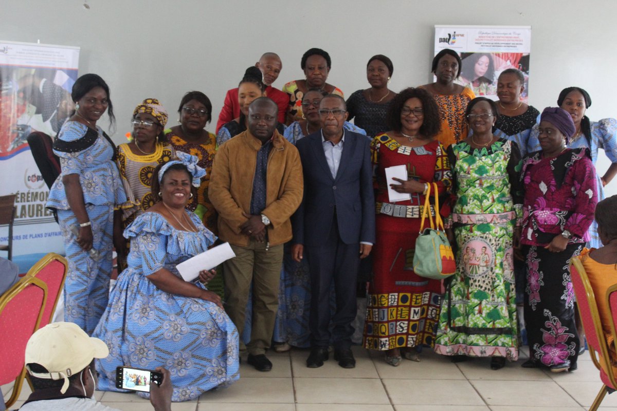 #PADMPME expliqué aux femmes des médias à  la clôture des activités du "mois de la femme" organisée jeudi 20/04 par les femmes des médias à Lubumbashi.
Notre Chef d'antenne a planché sur l’autonomisation des femmes par la promotion de l’entrepreneuriat féminin dans le Projet.