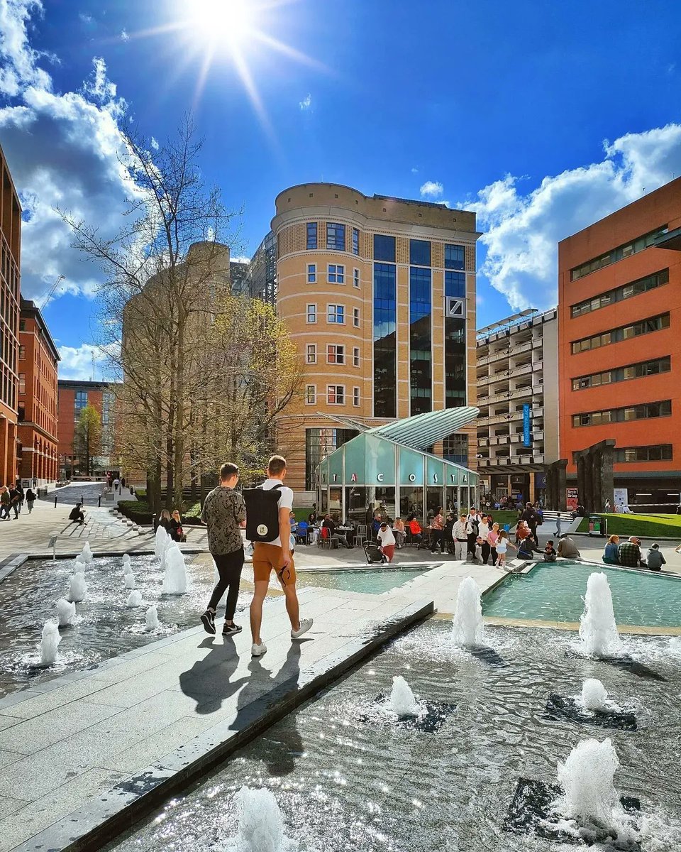 Brindleyplace (@brindleyplace) on Twitter photo Streetfood's back... back again. Streetfood's back. Tag a friend who needs to know! We can't wait to welcome back <a href="/grillbraziluk/">@grillbrazil.co.uk</a> on Wednesday and <a href="/jammin_pizza/">Jammin' Pizza</a> this Thursday. We hope you're ready Brindley.
What a great shot of Central Square from 📷_shamrock_sean. Streetfood's back... back again. Streetfood's back. Tag a friend who needs to know! We can't wait to welcome back <a href="/grillbraziluk/">@grillbrazil.co.uk</a> on Wednesday and <a href="/jammin_pizza/">Jammin' Pizza</a> this Thursday. We hope you're ready Brindley.
What a great shot of Central Square from 📷_shamrock_sean.
