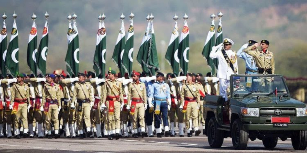 ItsMaha_01's tweet photo. Where is the wisdom in bringing the army under discussion in political matters? When the army clearly has no constitutional role in politics 

#DontDragPakArmyInPolitics https://t.co/9qK2JErUxq