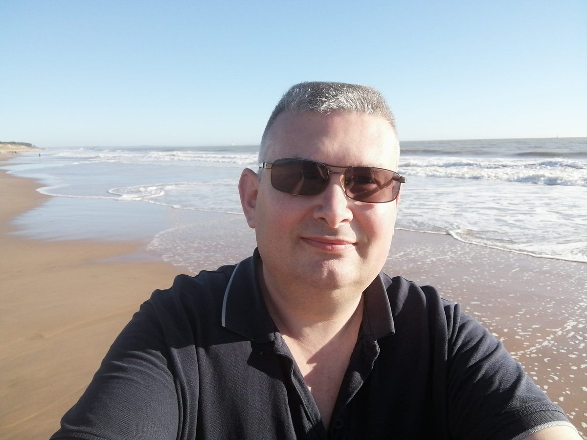 GayVoyageur's tweet photo. Gannant | Allier 🇫🇷

🏳️‍🌈 Hi guys! Jean-Luc vous invite dans son centre de bien-être à Gannant, le Massage &amp; Spa.

❤️ Toutes les infos 👉 https://t.co/1T2su6a06l

#gayvoyageur #gayfrance #gayallier #gaymassage #gaymassages https://t.co/WKneQPmAAq