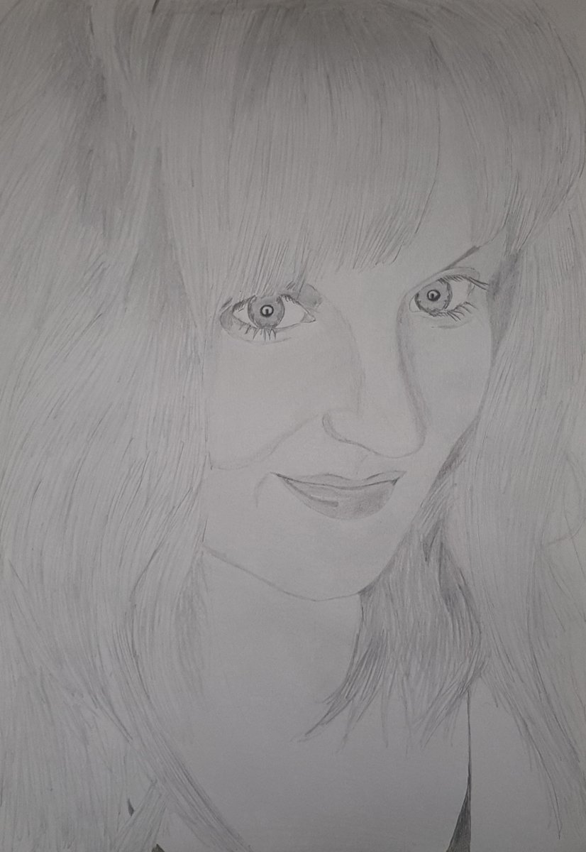 LilSophhh's tweet photo. Not everyday you get a portrait drawing of yourself! Huge thankyou to @0ldGuyRob was just the smile I needed today! How talented is Rob tho?!? WOW https://t.co/bYKZlI8nBe