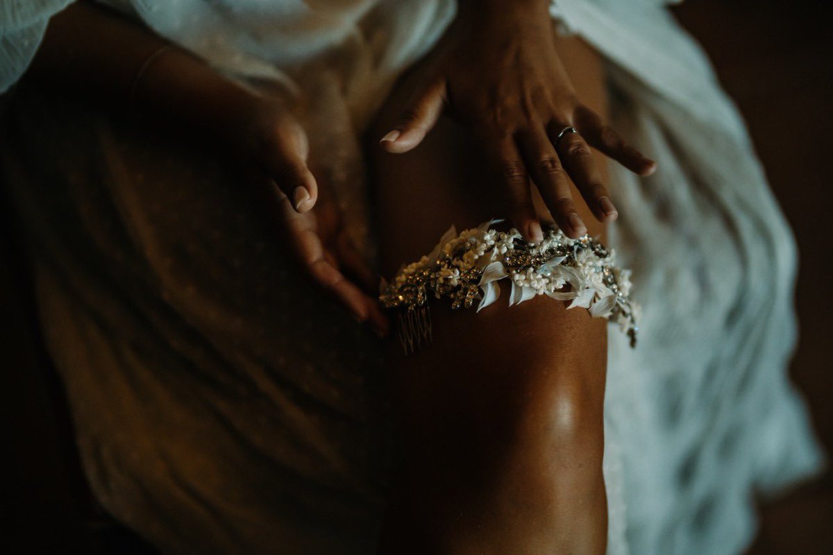 MusakTocados's tweet photo. Danitza✨

#MuSak #HeadpiecesandMore

Foto: @maria.novo 
.
.
#tocadosnovia #tocadosMuSak #novias #boda #tocadosjoya #invitadaperfecta #invitada #tocados #corona #tocadospersonalizados #flores #wedding #headpiece #tocadosinvitadas #ramosdenovia 
#flowers #bridal #bridalheadpiece https://t.co/8w3w50BMRX