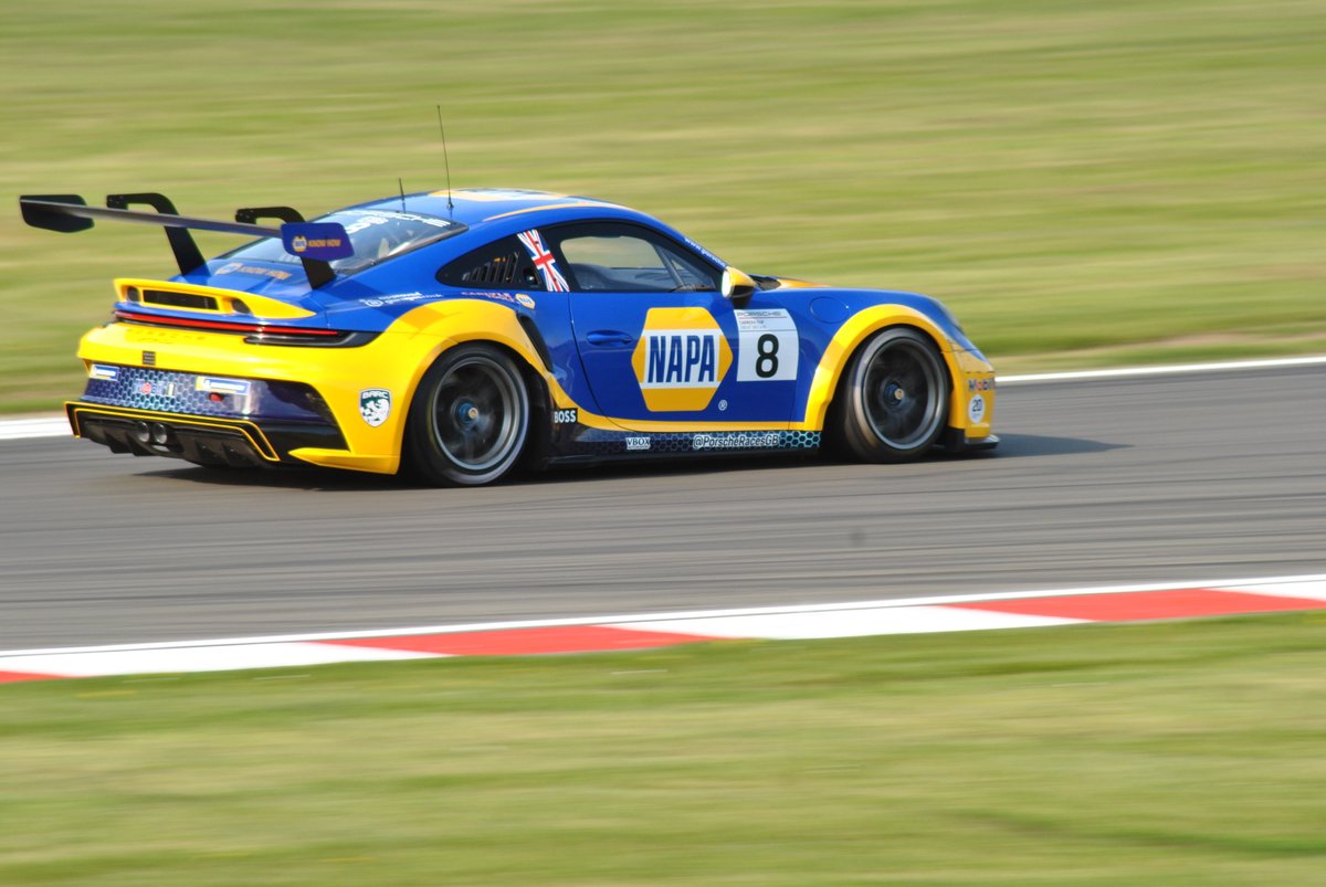 Moakesy462's tweet photo. A few shots of mine from yesterday of @Team_JTR_ #HugoEllis @naparacinguk @PorscheRacesGB #CarreracupGB https://t.co/ImssF5FFRQ