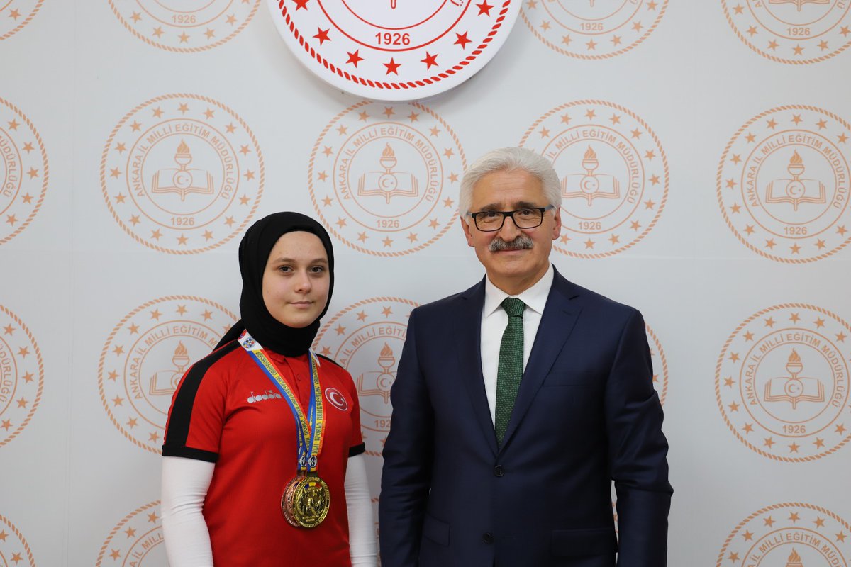 MemAnkara's tweet photo. Pursaklar Feride Bekçioğlu Ortaokulu Öğrencimiz, Millî Sporcumuz, Dünya Bilek Güreşi Şampiyonumuz Esra AKBAŞ ve öğretmenleri, Ankara İl Millî Eğitim Müdürümüz Sayın @Harunfatsa’yı ziyaret ettiler. Nazik ziyaretleri için teşekkür ediyor, başarılarının devamını diliyoruz.
@tcmeb https://t.co/ypo62AVZeU