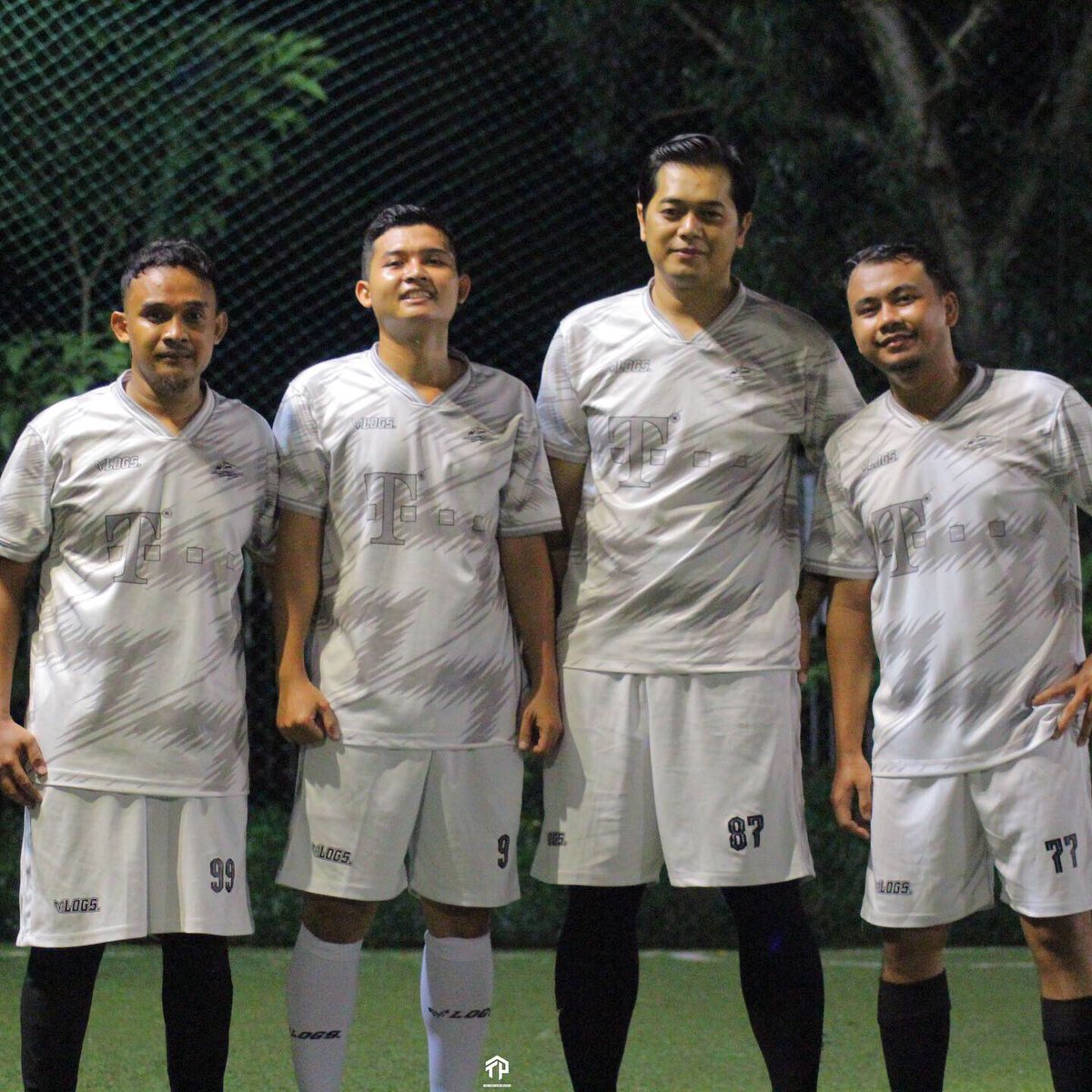 argofc_'s tweet photo. Sini, kita foto berempat yuk!
.
#Argo #ArgoFC https://t.co/SjADUcTnU9