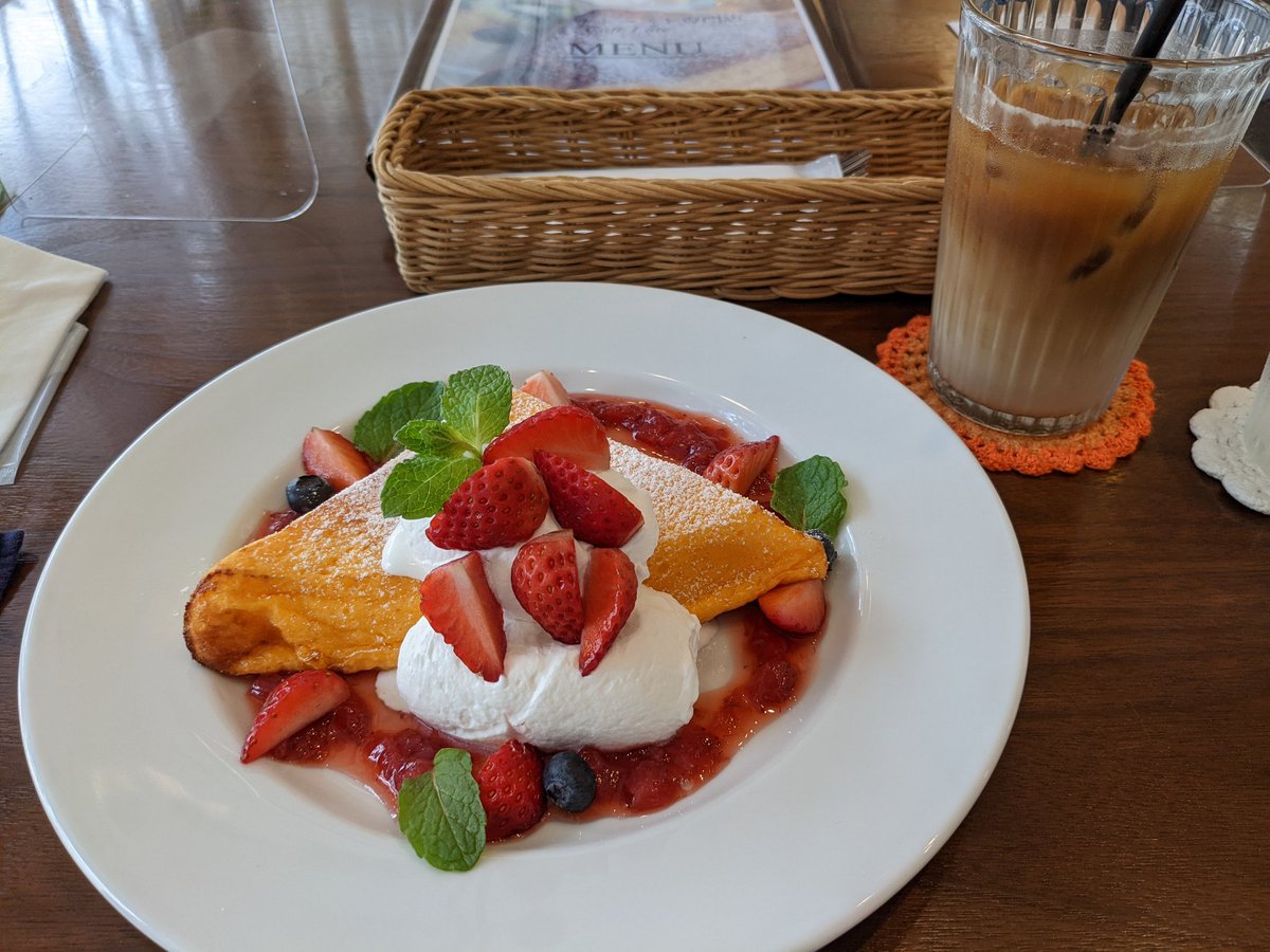 AkHaruna's tweet photo. お昼ごはん〜
今日は前々から気になってたフレンチトースト専門店の
#CafeFate
へ来ました!
数量限定のいちごみるくフレンチトーストにしてみました。
フレンチトーストって、口の中で溶けるんだね………
苺の酸味がわたし好みで美味でした https://t.co/qOrZiH3JXi