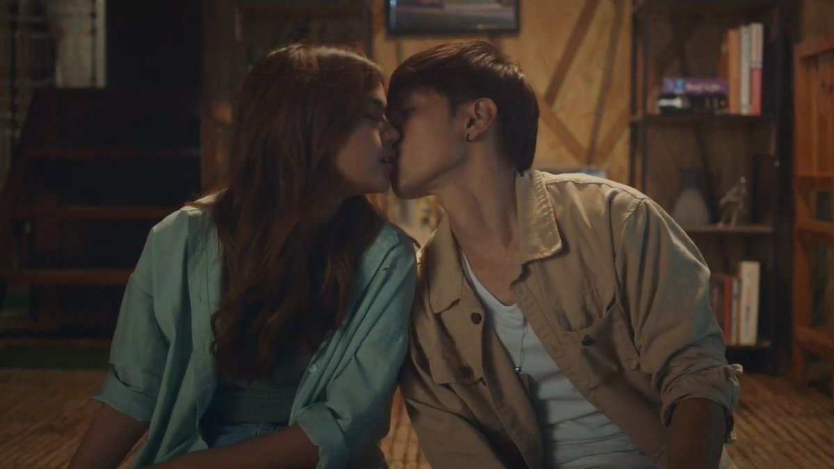 TeamMarisAPF16's tweet photo. 1 kiss = 1k

#HTMO30Assignment
#HowToMoveOnIn30Days
#MarisRacal Maris Racal
@MissMarisRacal https://t.co/rKye88BeXN