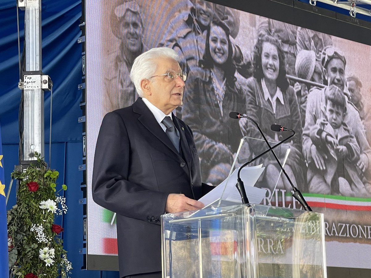 Quirinale's tweet photo. #Mattarella: Onorando i tanti martiri di Acerra, desidero ricordare tutti i combattenti, tutte le vittime delle rappresaglie e gli uomini e le donne coraggiose che – in ogni parte d’Italia - perdettero la vita per opporsi alla barbarie scatenata dalla furia nazifascista https://t.co/WdnPseblFG