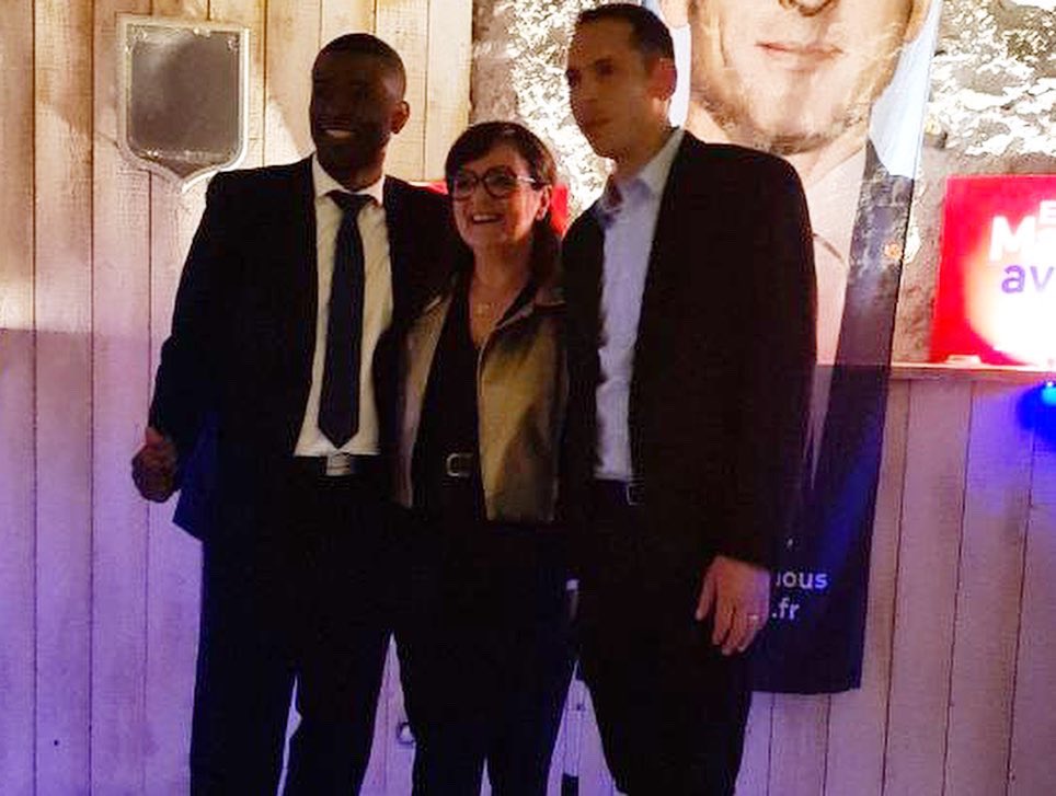 celine_oudry's tweet photo. 🇫🇷 5 ans de plus, mais surtout 5 ans de mieux #AvecVous ! 

👏🏼 Hier soir, nous étions rassemblés pour la soirée électorale qui a vu la belle réélection d’@EmmanuelMacron, en présence de nos parlementaires @fabiennecolboc @SabineThillaye @Chalumeau_P @LabaronneDaniel. https://t.co/cFURleaPQJ