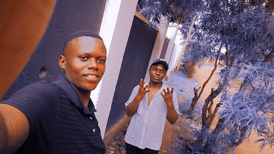 IVASH_Ug's tweet photo. You cannot change the people around you🙄
But you can change the people that you choose to be around you 😜
#Ivashloshie29official tiktok 💪
#onelov ✌️ bro #Goerge...... https://t.co/N9qUXFZVar