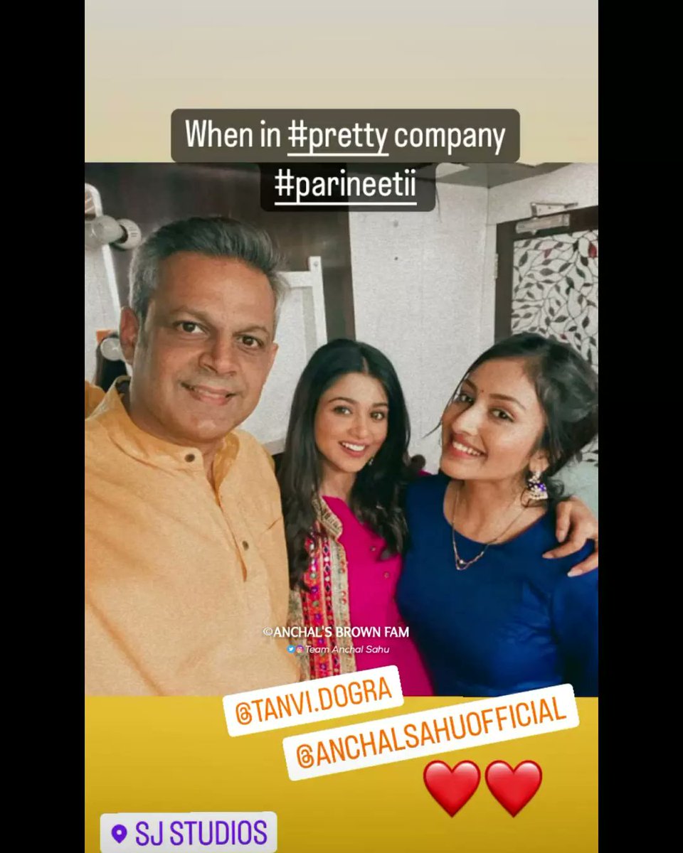 • LATEST UPDATE •

When Vashma met her dad.🤍

@khanasirr uploaded a these pictures, with our Anchal and @/tanvi.dogra from the sets of Parineetii on his Instagram stories.✨

#AnchalSahu #TanviDogra #Anchalsbrownfam 
#TeamAnchalSahu #Parineet #Parineetii