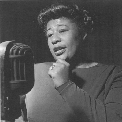 RILMMusicLit's tweet photo. A Spring to Swing to--Happy 105th to the great Ella Fitzgerald, whose music seems to find a way not to age. Read on in the Encyclopedia of music in the 20th century (2013). #JazzAppreciationMonth #EllaFitzgerald #TheFirstLadyofSong
https://t.co/LGyNLiYLah https://t.co/I0cA7Rd5JO