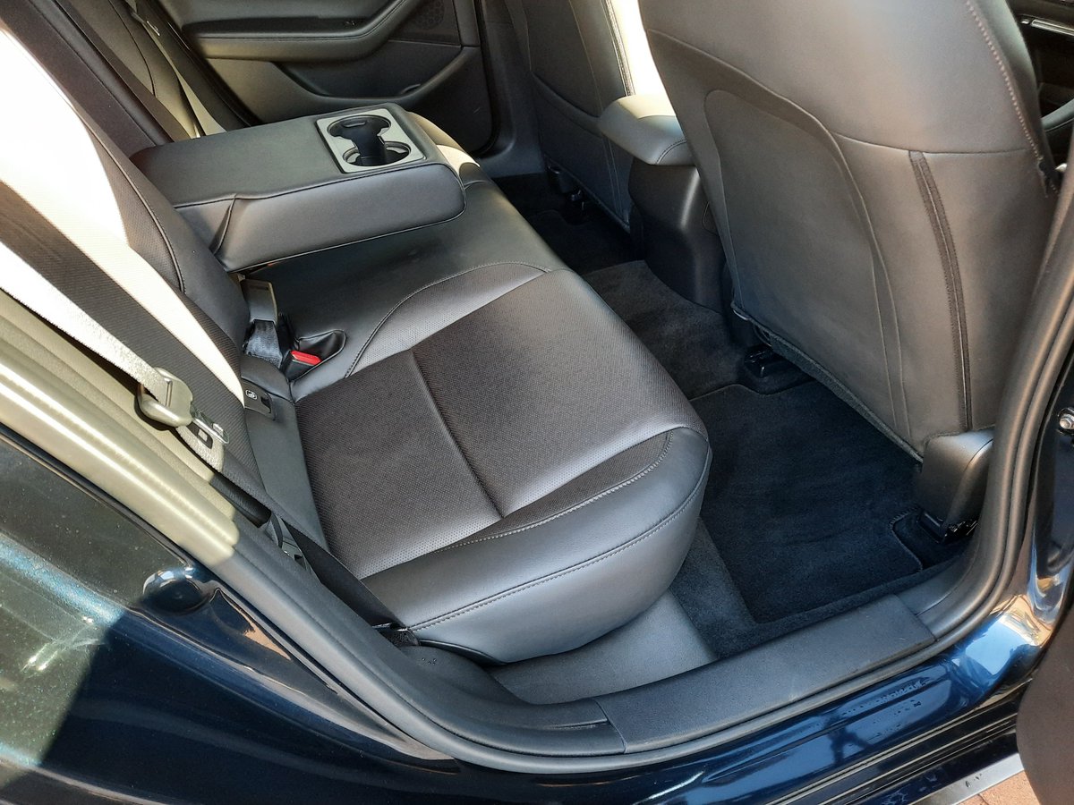 carvaletcouk's tweet image. a #april2022 #diamondplus on a nice compact #Mazda #mazda3  with a beautiful dark blue.   Very nice.  😋😋😋       carvalet.co.uk/diamondplus
#mobilecarvaleting #manchester #manchestereveningnews #manchesterlife #ukvaleting #atd